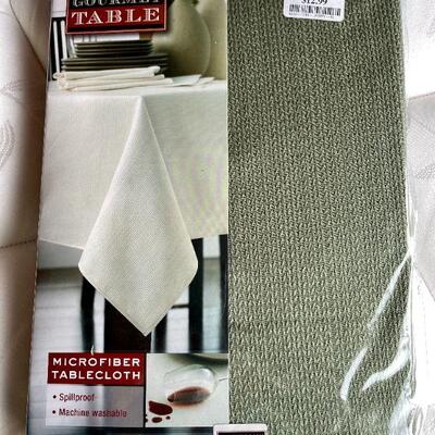 LOT 189  PAIR OF UNOPENED TABLECLOTHS 70" DIAMETER
