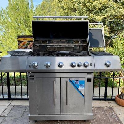 LOT 191  MASTER FORGE GAS BBQ GRILL 