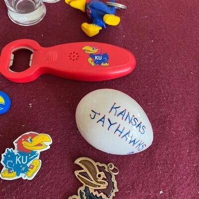Lot 726 - KU items