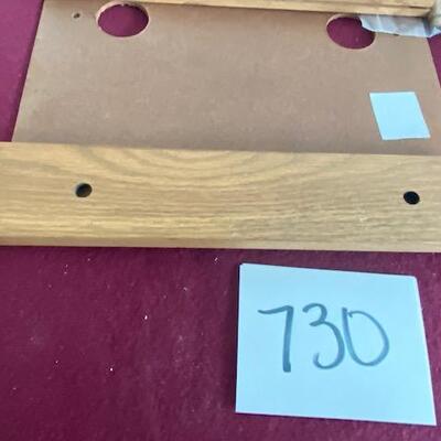 Lot 730 - Fan hat and license plate holder