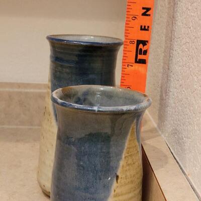 Lot 32: (2) Ceramic Pottery 