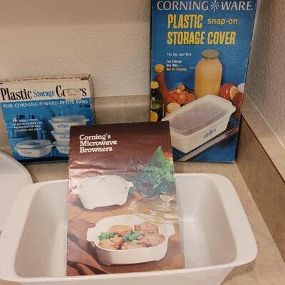 Lot 33: Corning Ware Lot - Plastic Corning Ware lids, Microwave Dish & Bags