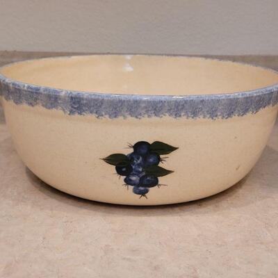 Lot 44: Ceramic Bowl with Blueberries signe by Artist