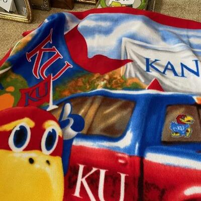 Lot 744 - Kansas University tailgating Fleece Blanket