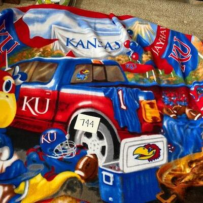 Lot 744 - Kansas University tailgating Fleece Blanket