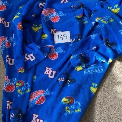 Lot 745 - KU Snuggie