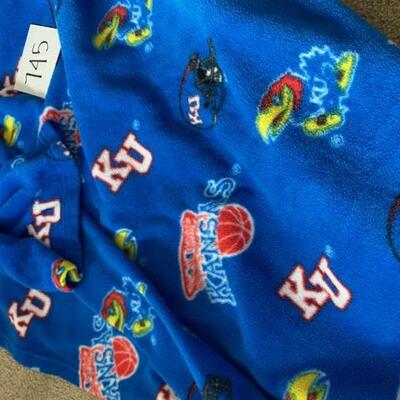 Lot 745 - KU Snuggie