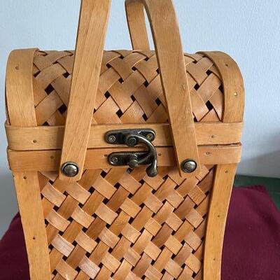 Lot 757 - Wine basket