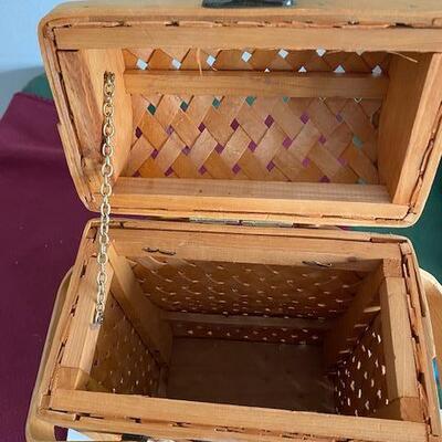 Lot 757 - Wine basket