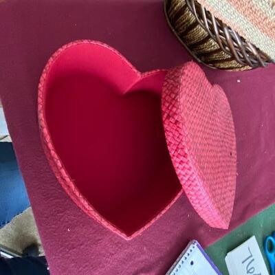Lot 761 - Baskets