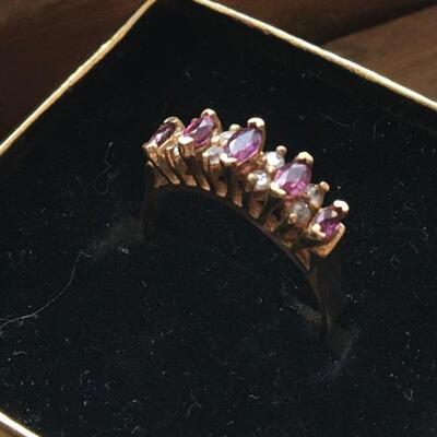 Amethyst and Diamond Ring 14k Size 5.5. LOT 23