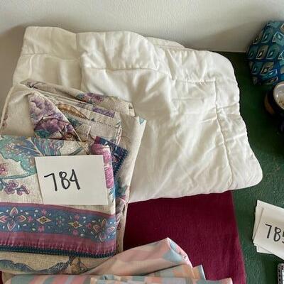 Lot 784 -  Sheet sets and shams