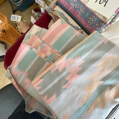 Lot 784 -  Sheet sets and shams