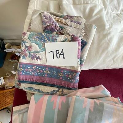 Lot 784 -  Sheet sets and shams