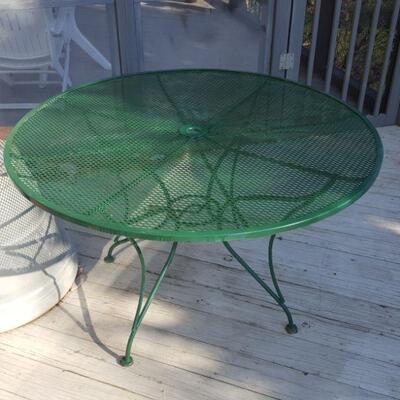 Green Mesh Wire Patio Table 48