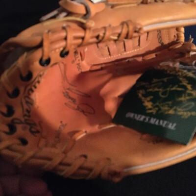 Ken Griffey Signed Baseball Glove with Tag