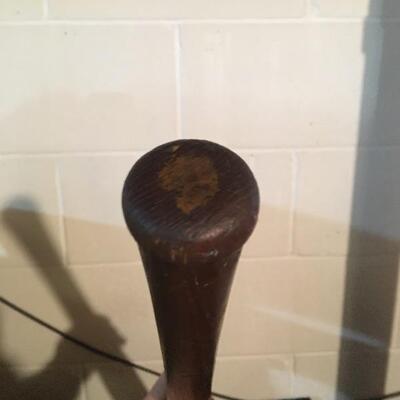 Antique c.1914 Louisville Slugger 33â€ Game Bat. 3 lbs. LOT 49
