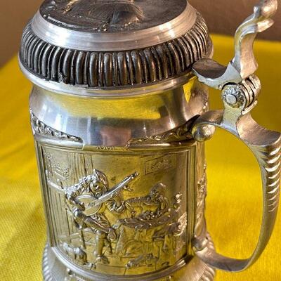 LOT 196  LIDDED PEWTER COLLECTOR'S GERMAN STEIN 3 SCENES PORTRAIT ON LID  