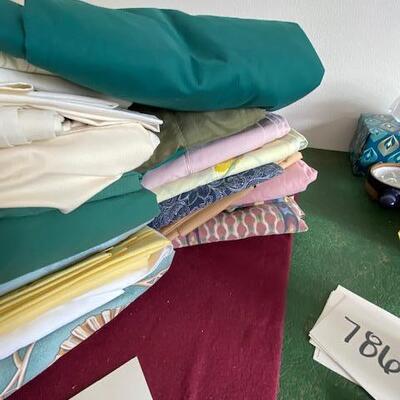 Lot 785 - Sheets and pillowcases