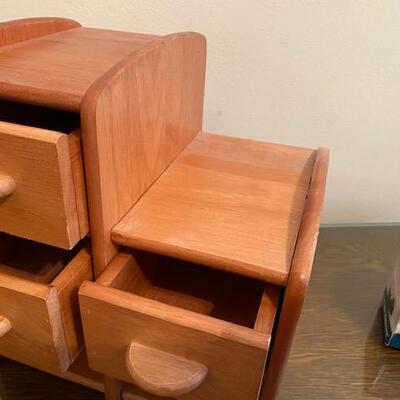 Lot 796 - Little wood storage shelf
