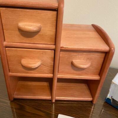 Lot 796 - Little wood storage shelf