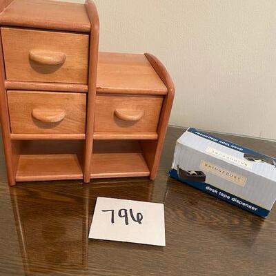 Lot 796 - Little wood storage shelf