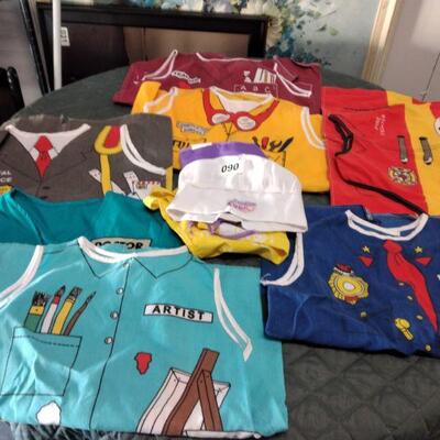 Lot 90  Children's Smock Play Pretend Set