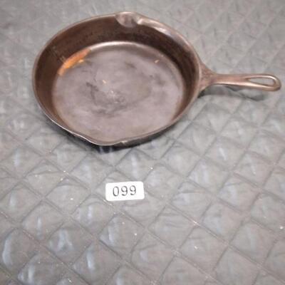 Lot 099  Cast Iron Frying Pan