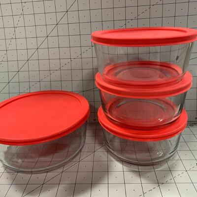 4 Red Pyrex with Lids