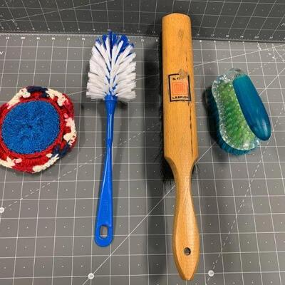 Cleaning Brushes