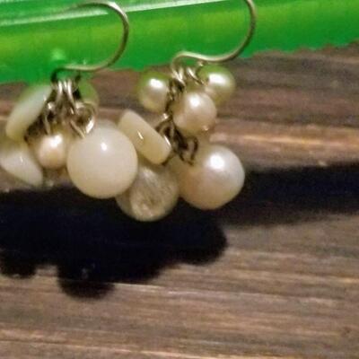 Faux (most likely) Pearl earings (J)