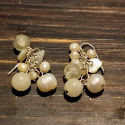 Faux (most likely) Pearl earings (J)