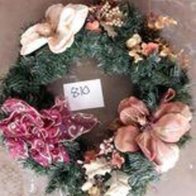 Lot 810 - Wreath