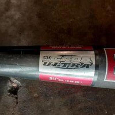 Lot 817 - Easton Baseball Bat