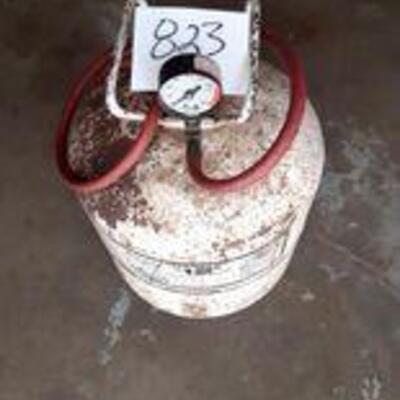 Lot 823 - Air bubble