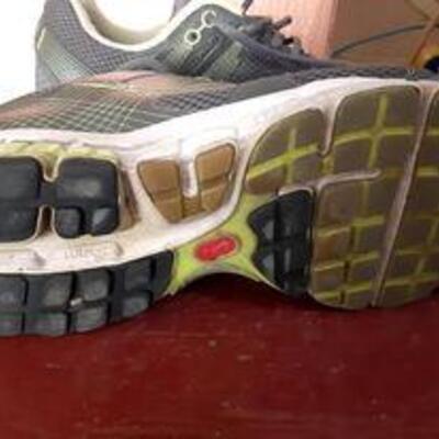 Lot 824 - Nike Shoes