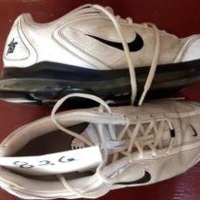 Lot 826 - Nike Shoes