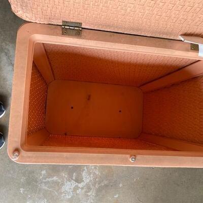 Lot 827 - Vintage Laundry Hamper