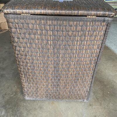 Lot 828 - Vintage Laundry Hamper