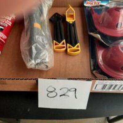 Lot 829 - Garage items