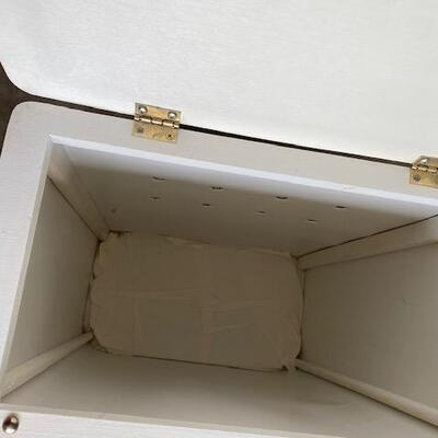 Lot 830 - Vintage Laundry Hamper