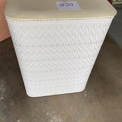 Lot 830 - Vintage Laundry Hamper