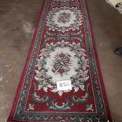 Lot 832 - Runner