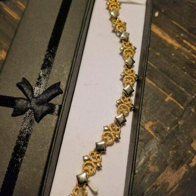 Avon Bracelet (I)