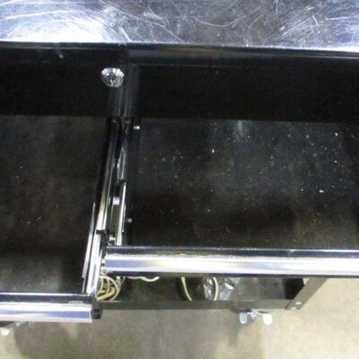 Lot 10 - US General Rolling Tool Box With Key
