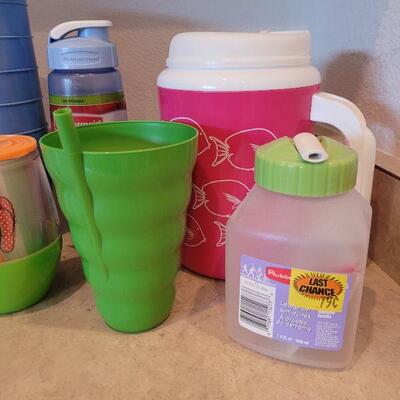 Lot 69: Mixed Cup & Container lot (new & used)