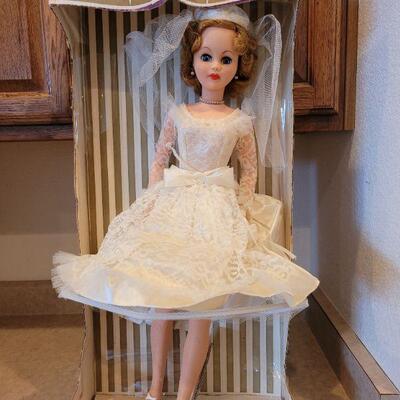 Lot 77: Vintage An Irene Szor Creation Bride Doll