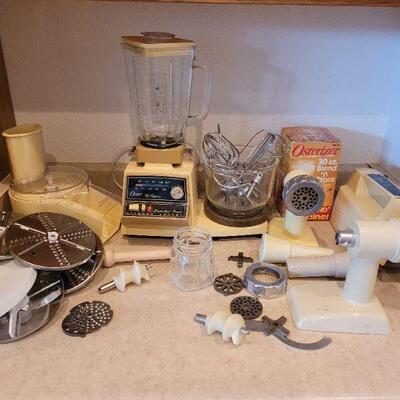 Lot 81: Vintage Oster Center Set