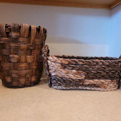 Lot 82: (2) Baskets 