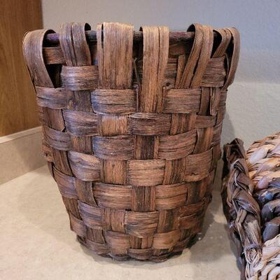 Lot 82: (2) Baskets 